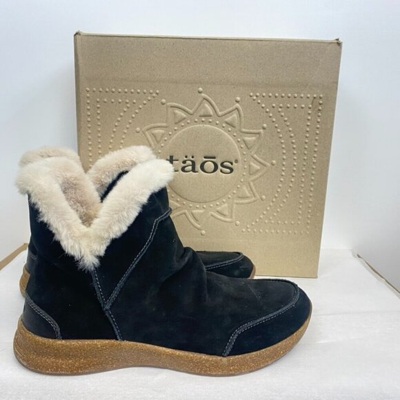 Taos Future Mid Black Suede Pull On Booties - Picture 1 of 12